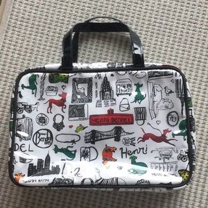 Cosmetics / toiletries bag